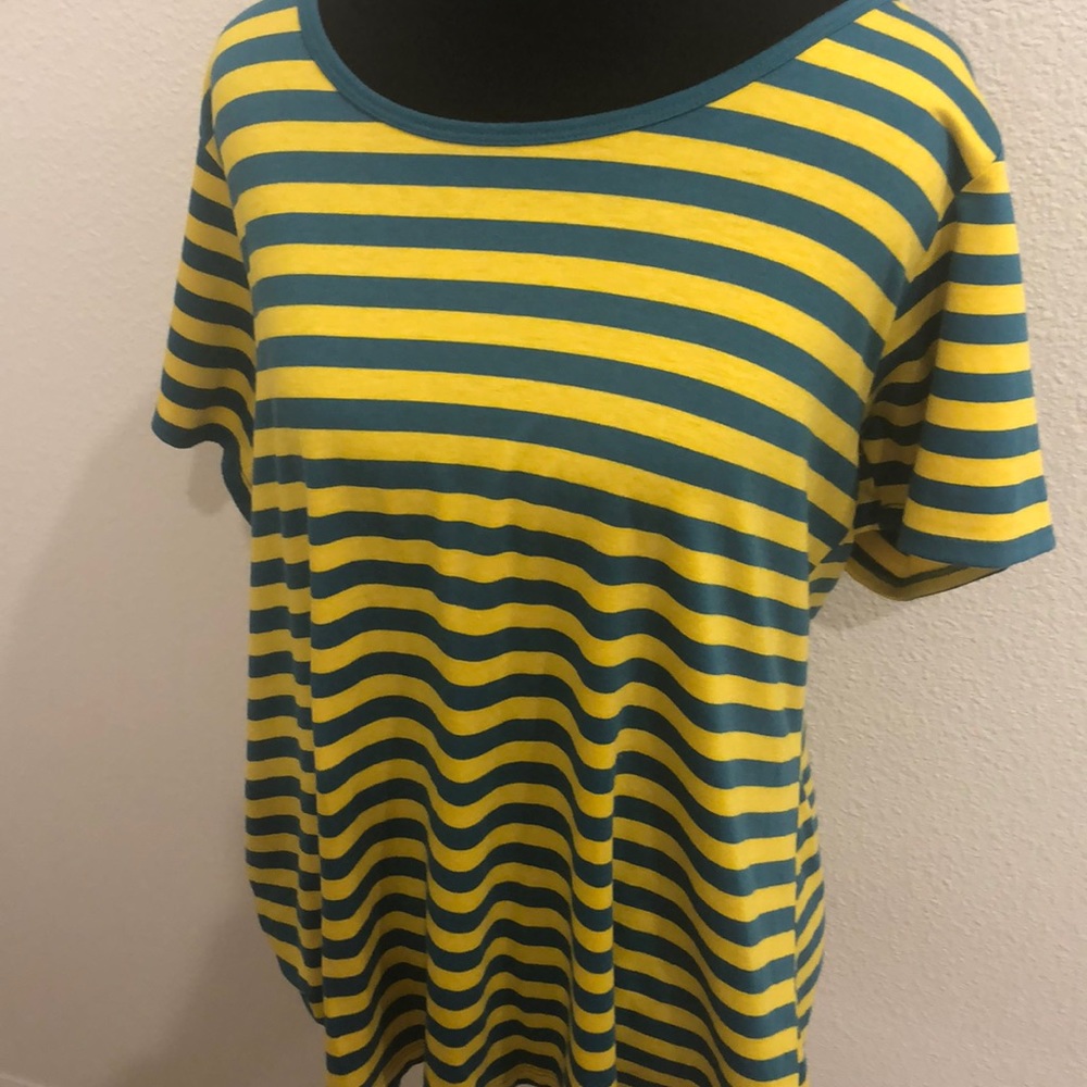 XL LuLaRoe Classic T